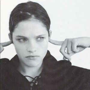 Meet your Posher, Elizabeth